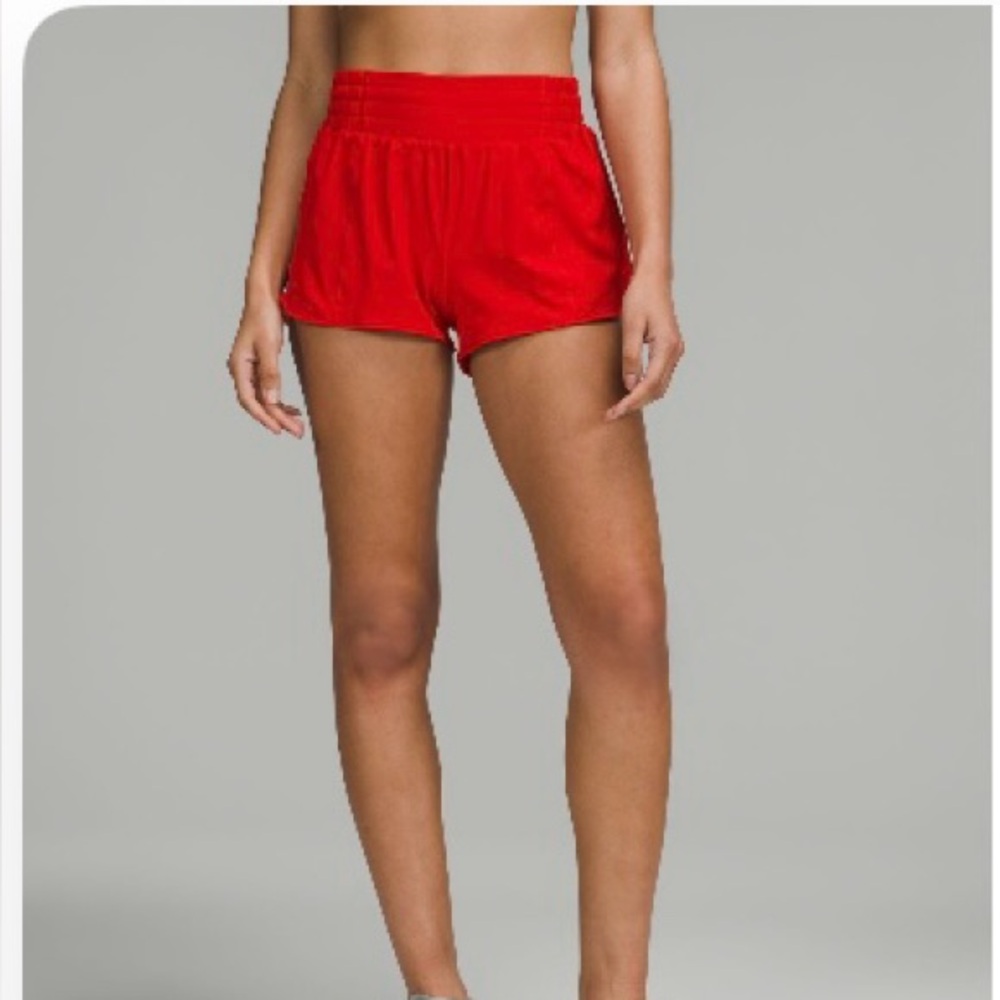 Lululemon High-Rise Lined Short 2.5”